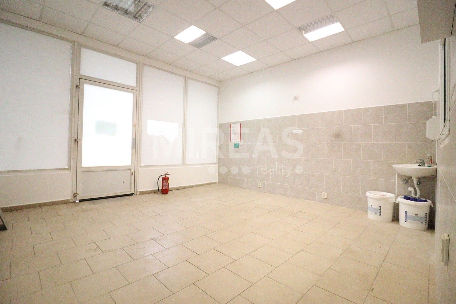 Obchodní prostory, Milovice - Mladá, okres Nymburk, Středočeský kraj, 47 m² - 1