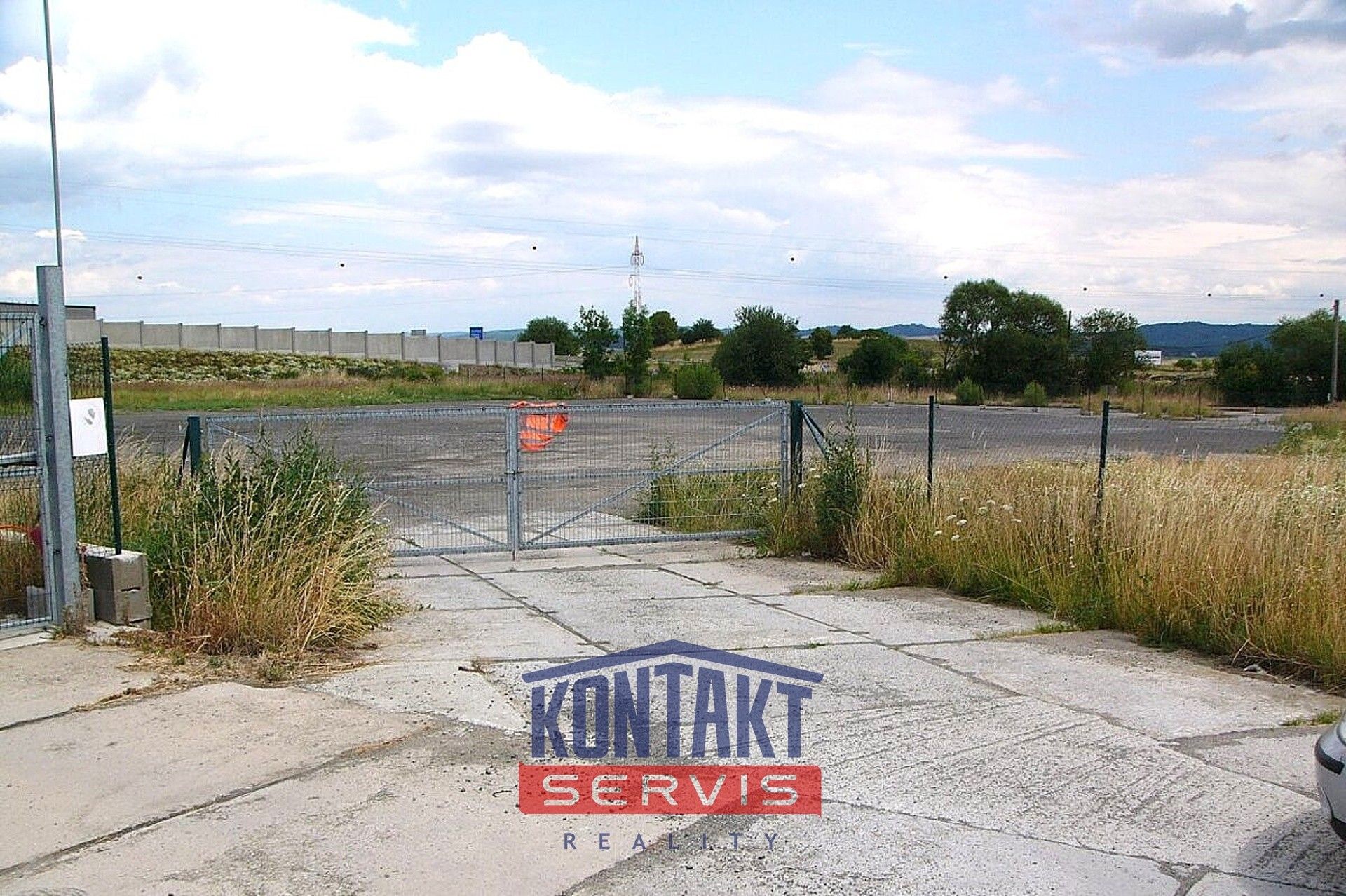 Pronájem komerční pozemek - Chlaponice, Drhovle