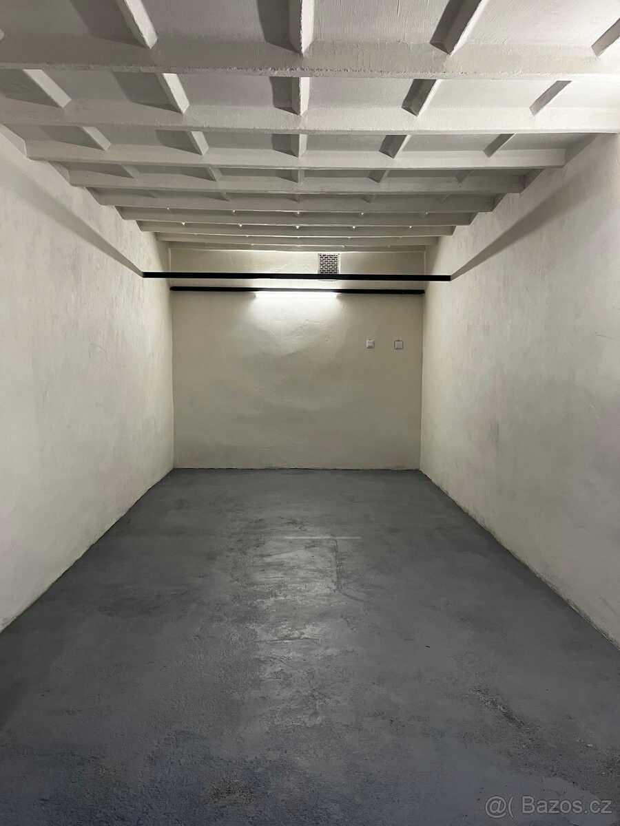 Prodej garáž - Pardubice, 530 02