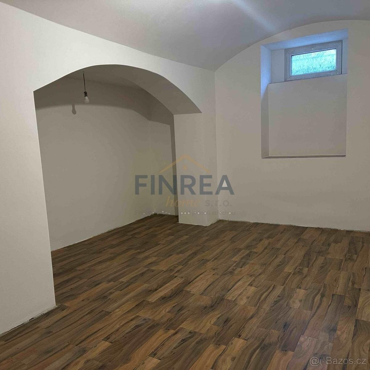 Pronájem obchodní prostory - Praha, 100 00