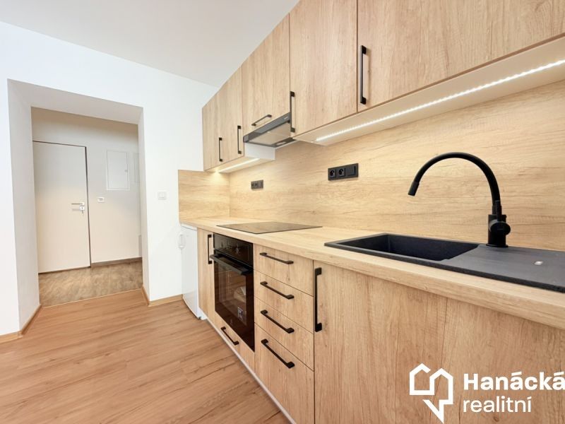 1+1, Přerovská , Bystřice pod Hostýnem, 42 m²