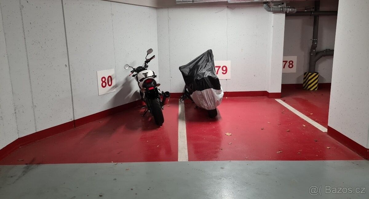 Garáže, Ostrava, 708 00