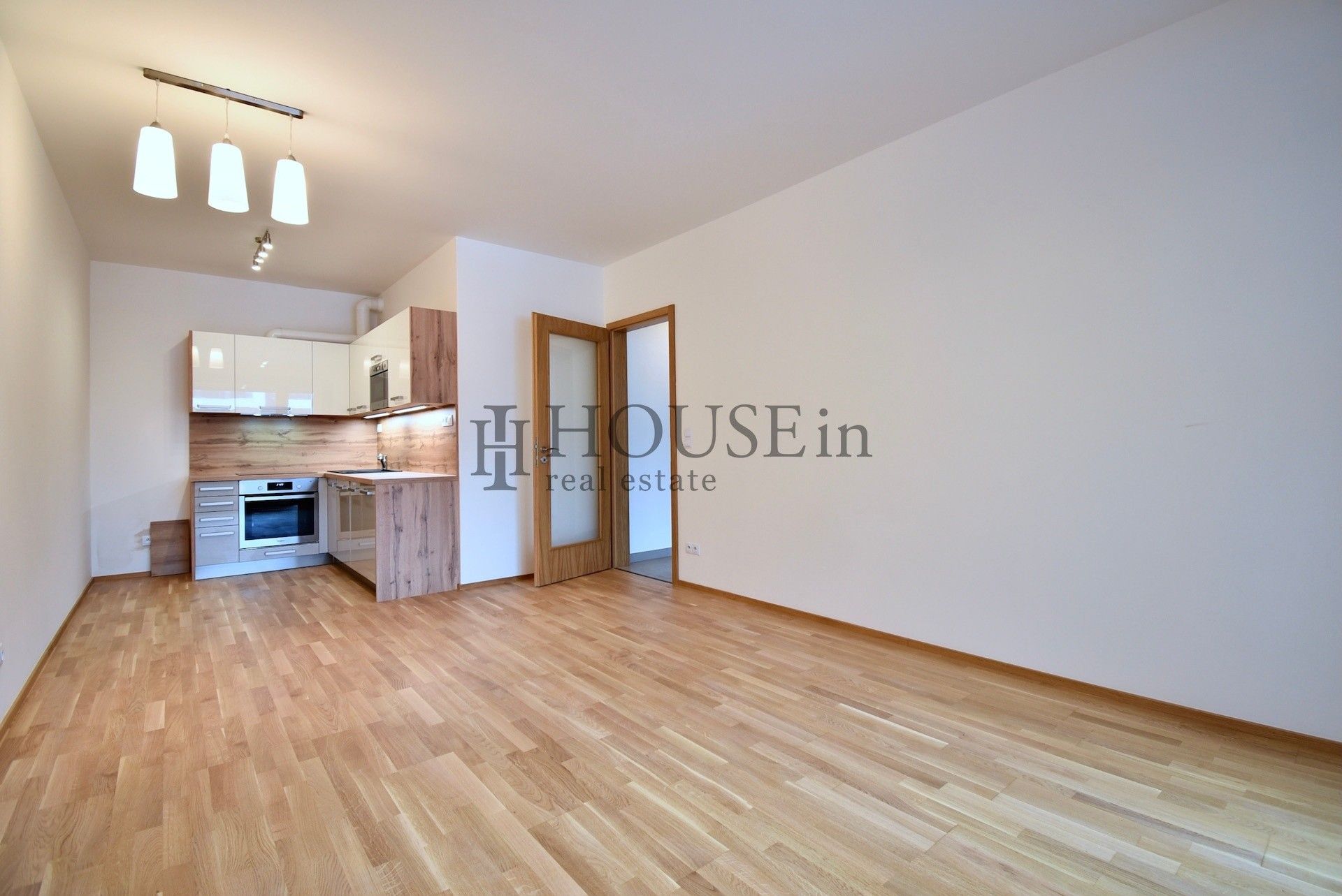 2+kk, Argentinská, Praha, 50 m²