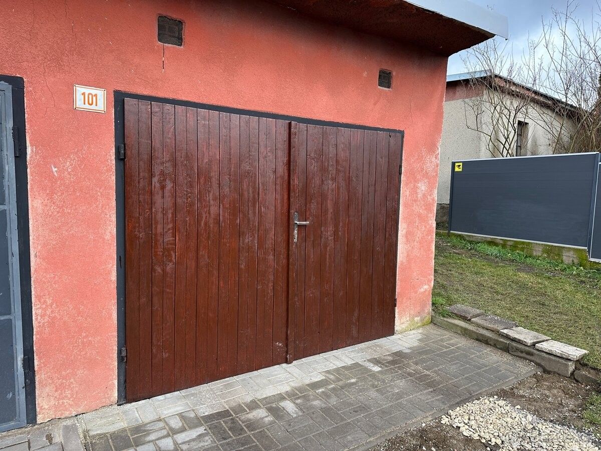 Garáže, Slavičín, 763 21