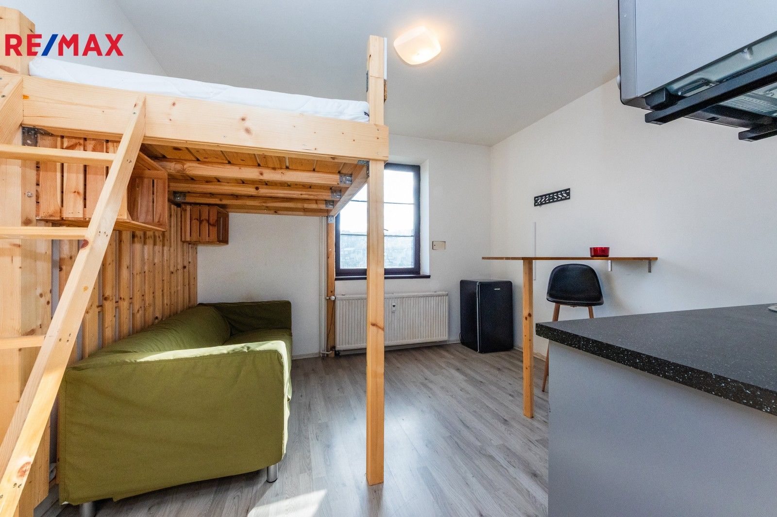 1+kk, Pod Žvahovem, Praha, 18 m²