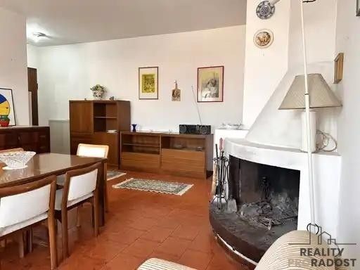 Byty, 987 66, Zahraničí