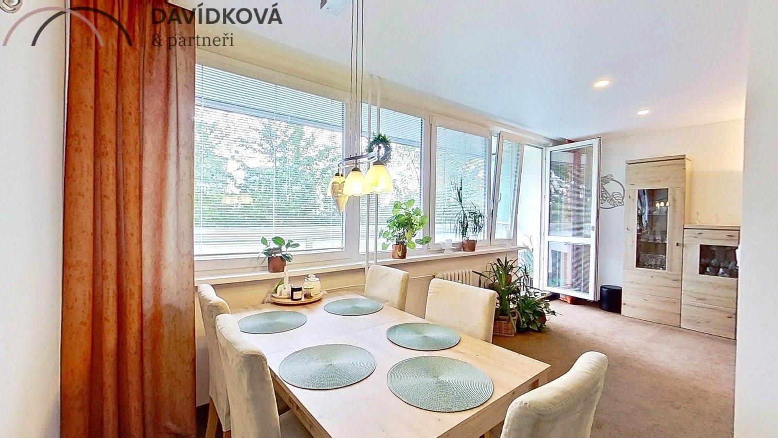 4+1, Doležalova, Praha, 97 m²