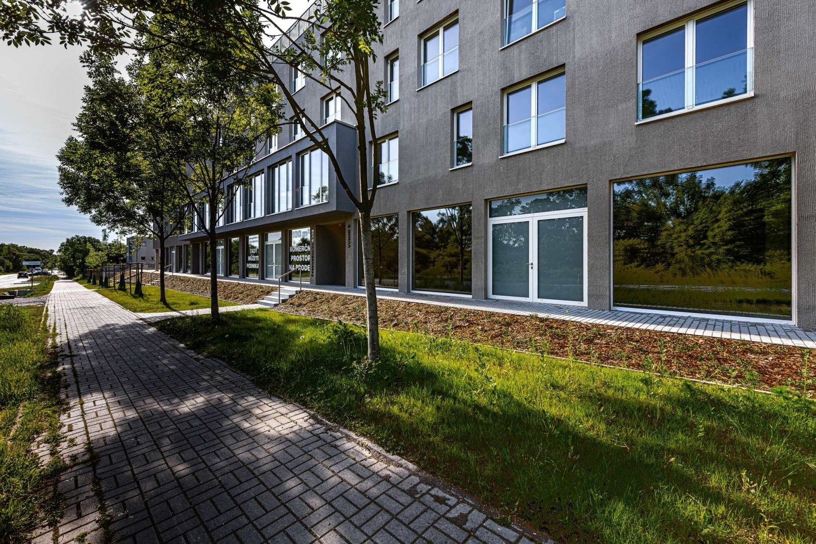 Obchodní prostory · 100 m² · Českobrodská, Praha - 4