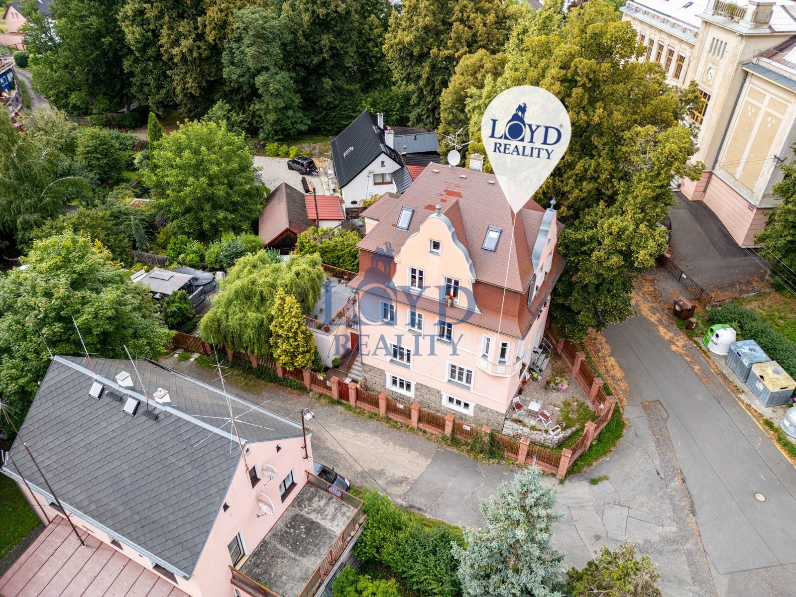 Vily, U Jezírka, Karlovy Vary, 221 m²