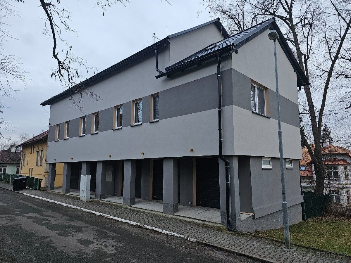 Garáže, Doksy, 472 01