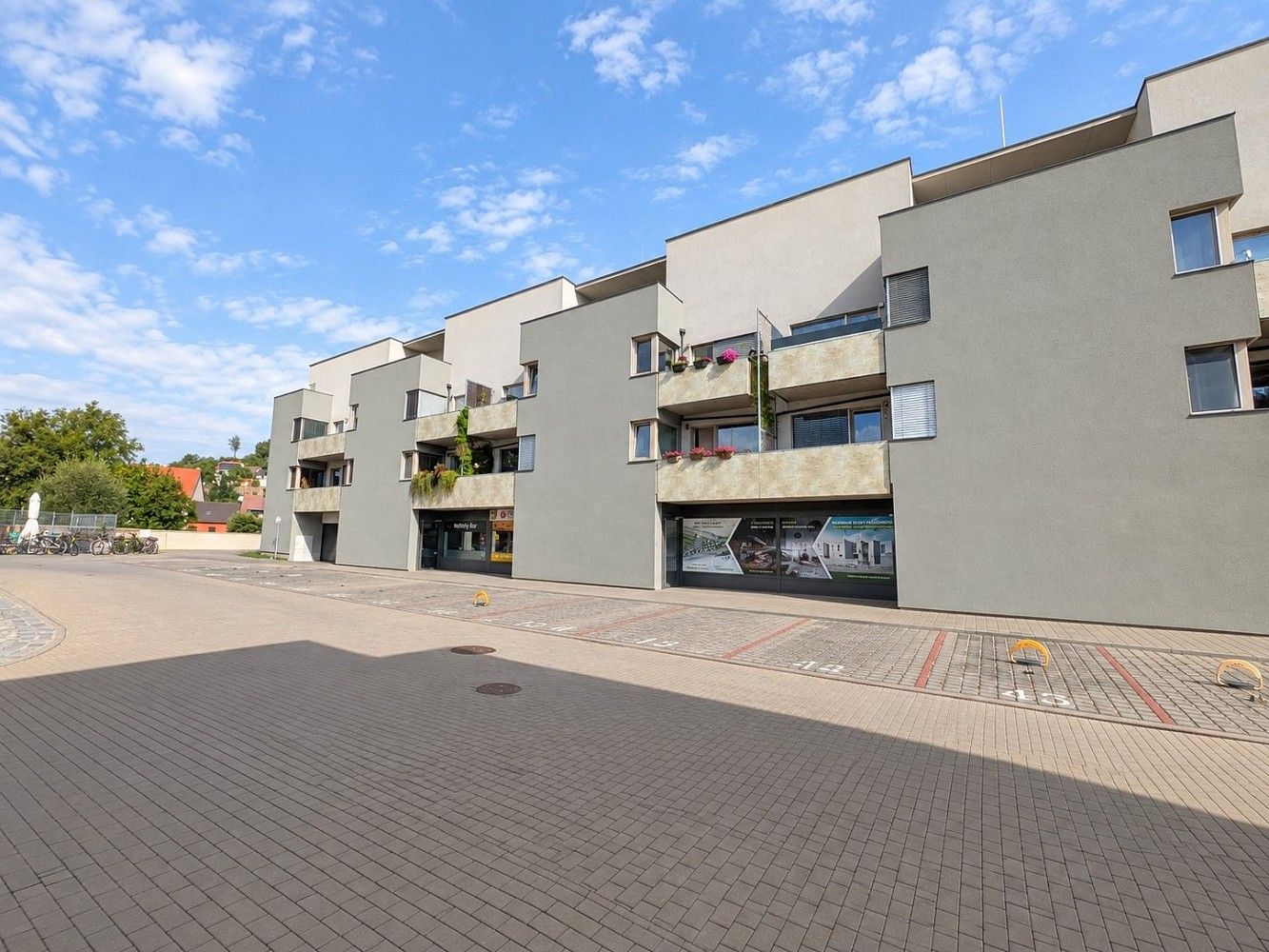 Obchodní prostory, Oslavany, okres Brno-venkov, Jihomoravský kraj, 128 m² - 1
