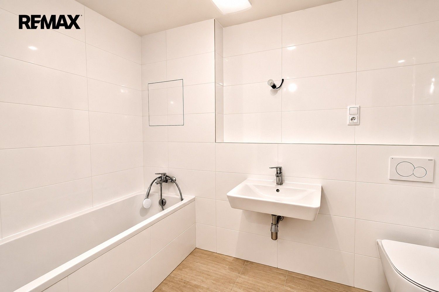 Pronájem byt 1+kk - Hradec Králové - Nový Hradec Králové, Královéhradecký kraj, 28 m² - 5
