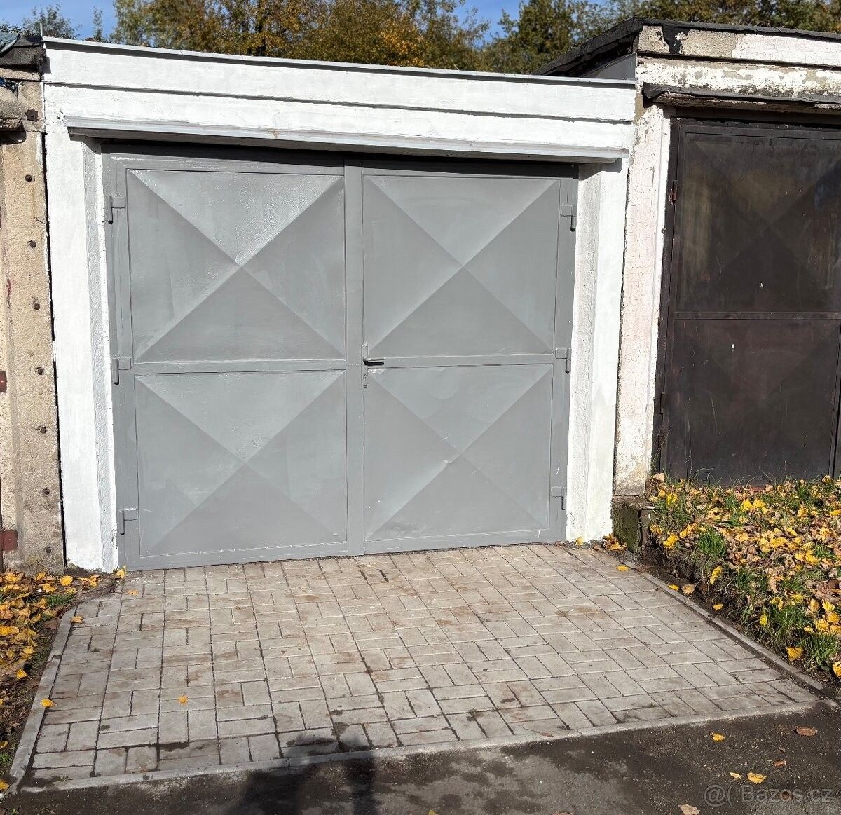 Garáže, Býchory, 280 02