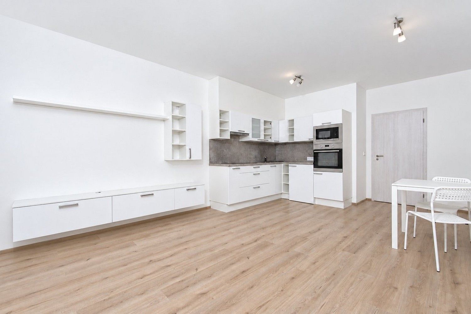 1+kk, Pavla Beneše, Praha 9 - Letňany, 34 m² - 2