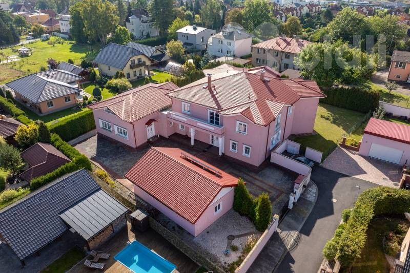 Rodinné domy, M. Rovenské, Karlovy Vary, 742 m²