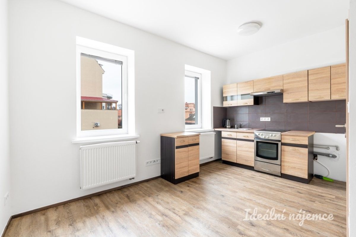 Pronájem byt 1+kk - Salačova, Praha, 24 m²