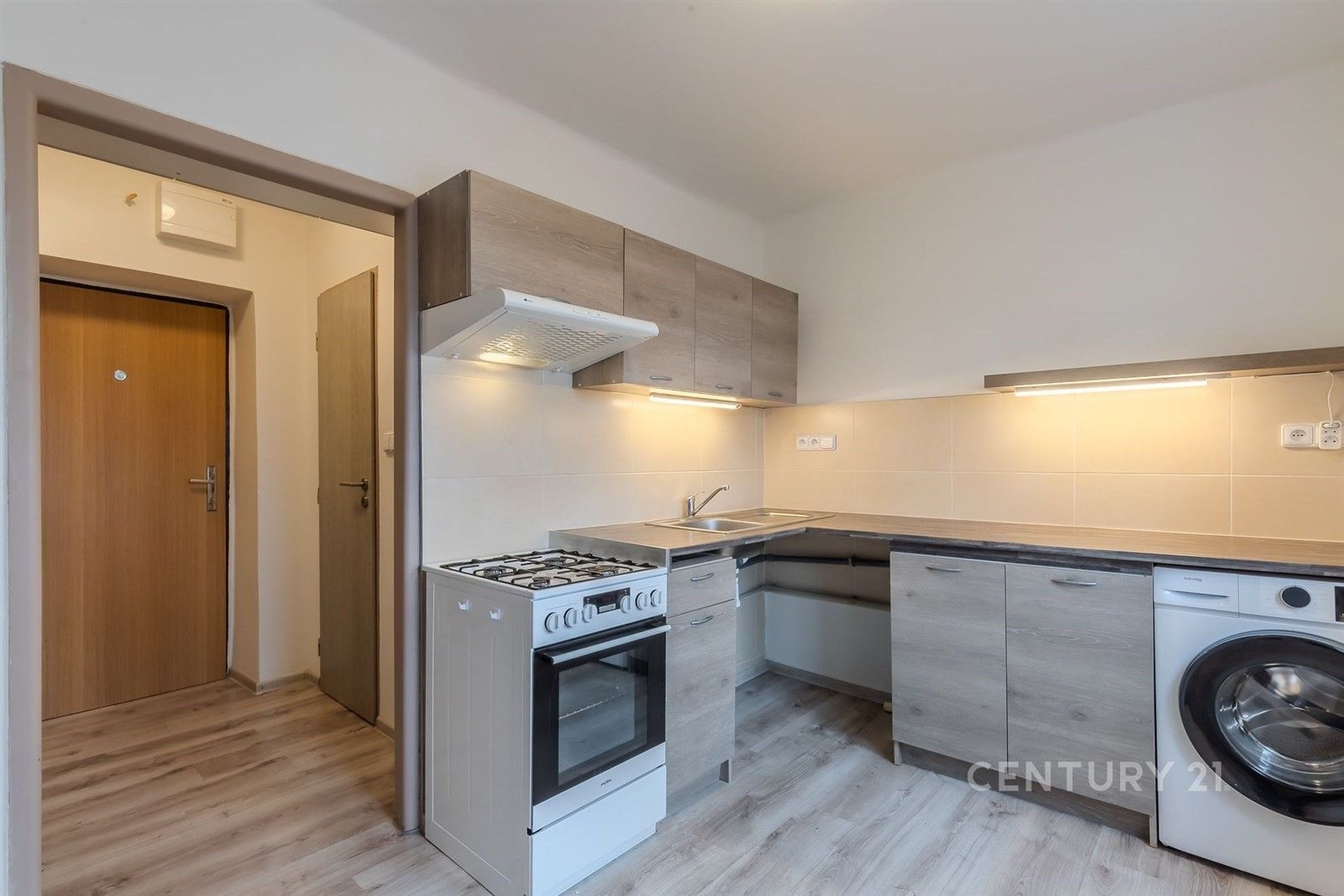 Pronájem byt 1+1 - Sevastopolská 2853, Kladno, 28 m²