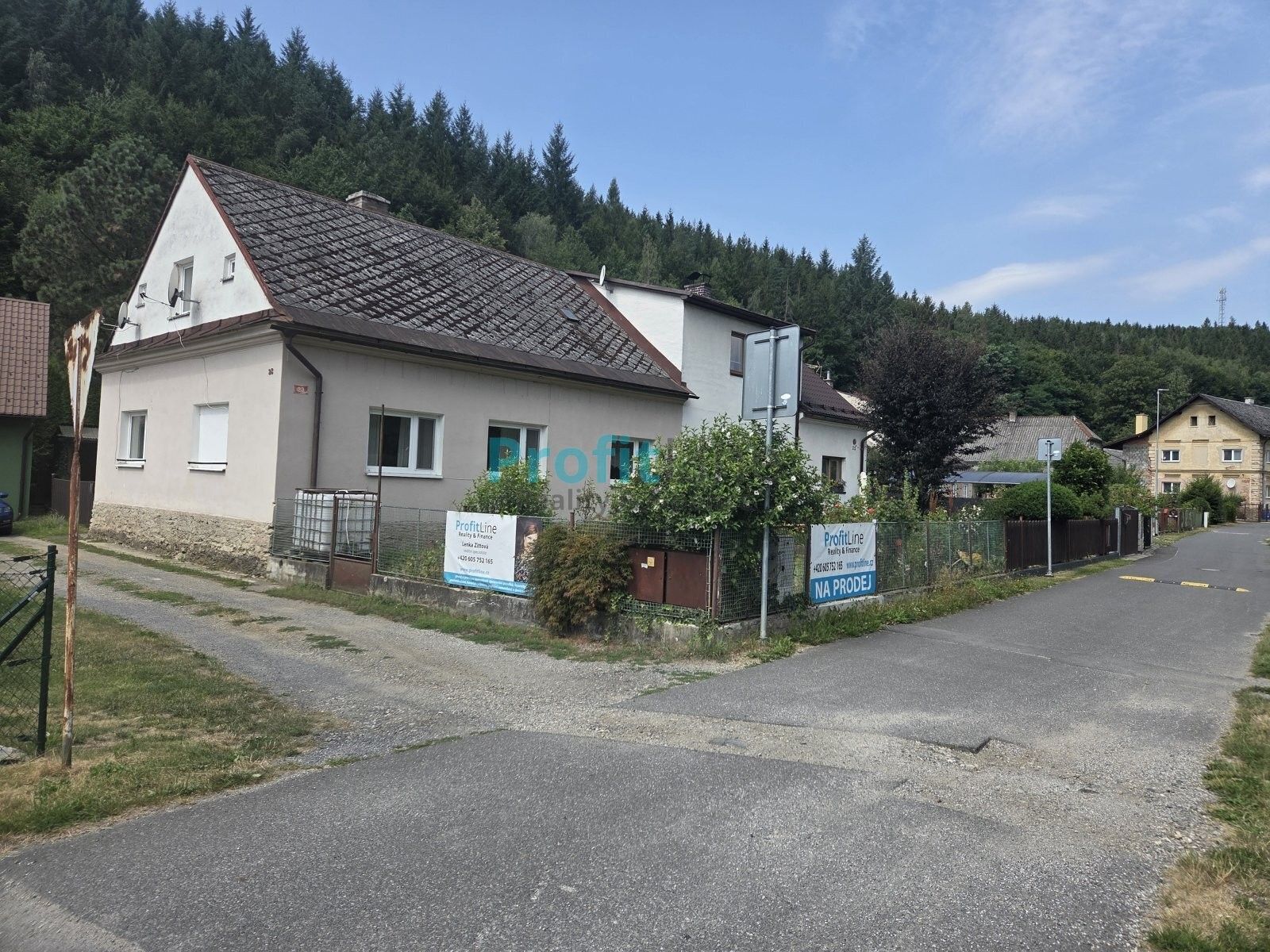 Dům, 659 m²