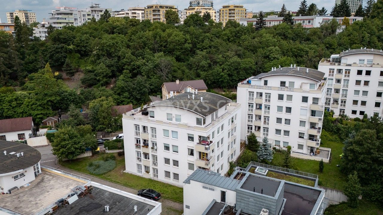 2+kk, U Zahradního města, Praha, 48 m² - 1