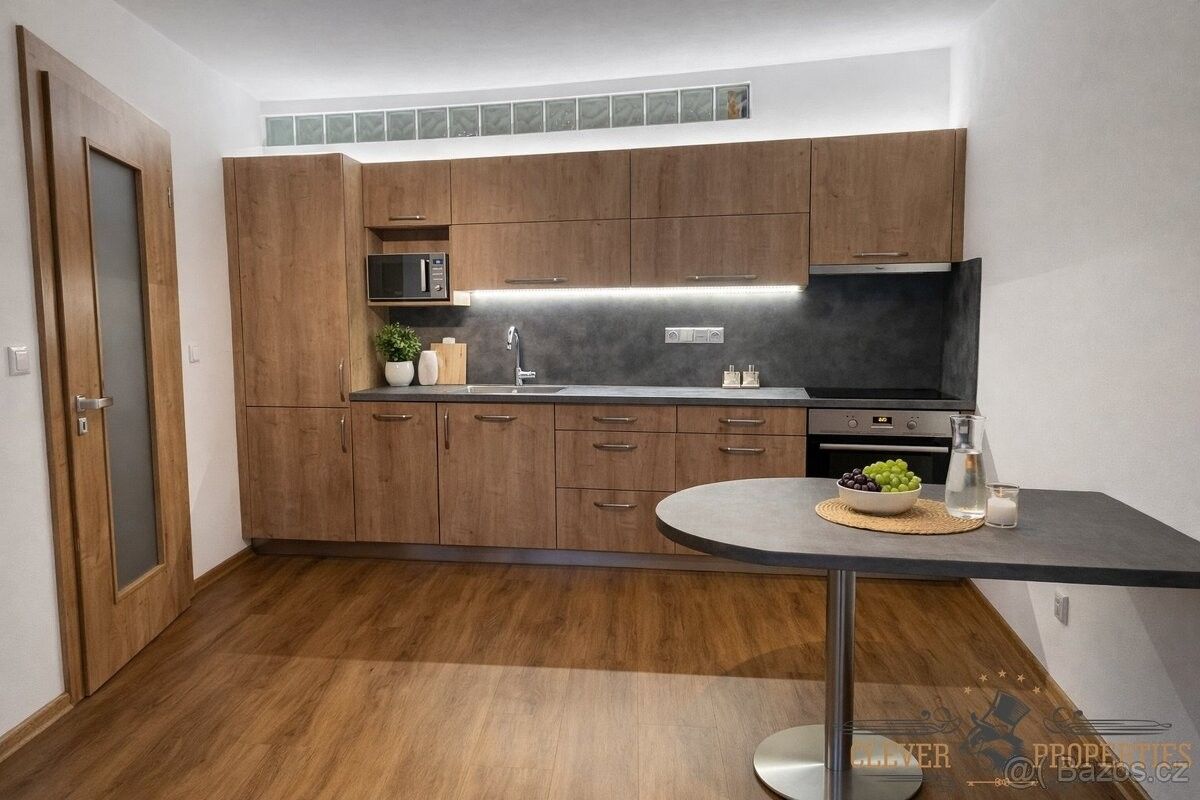 Byty, Hradec Králové, 500 12