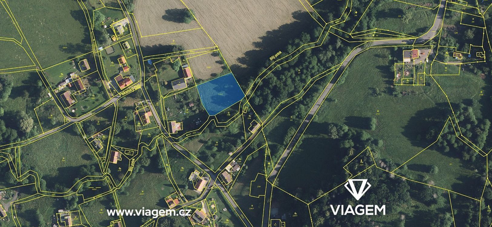 Zahrada, 1 586 m²