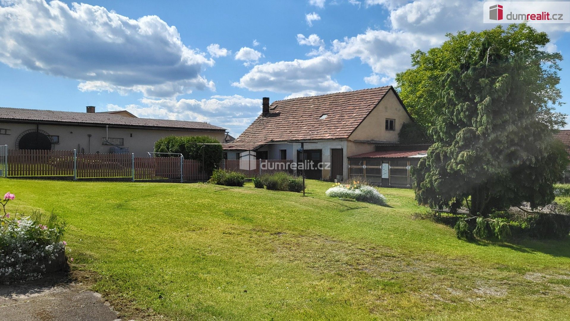 Prodej komerční - Obora, 1 543 m²