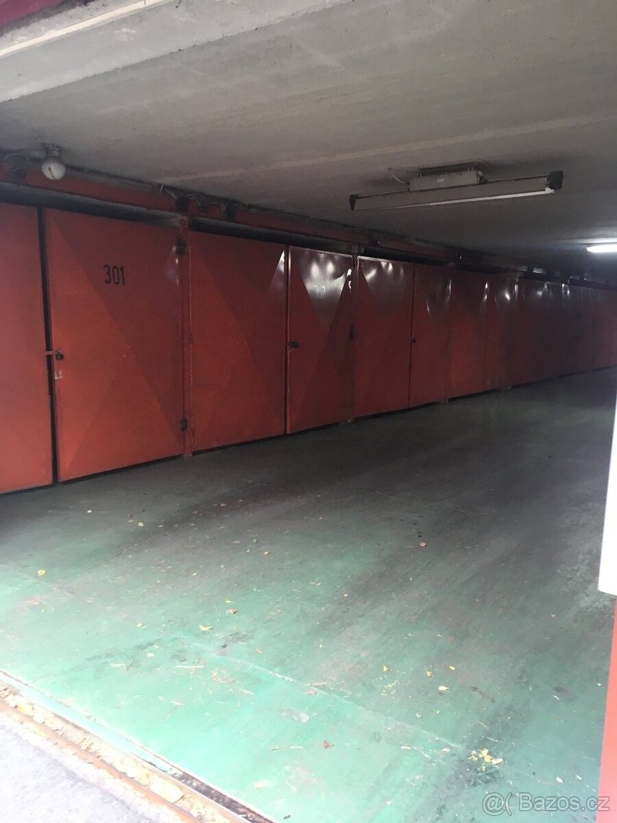 Garáže, Praha, 180 00