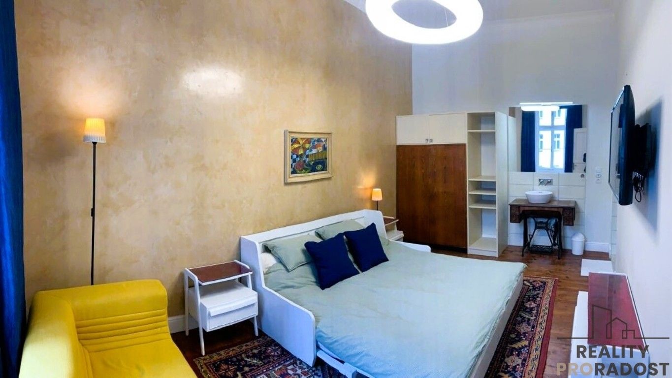 1+1, Hálkova, Praha Nové Město, 33 m² - 2