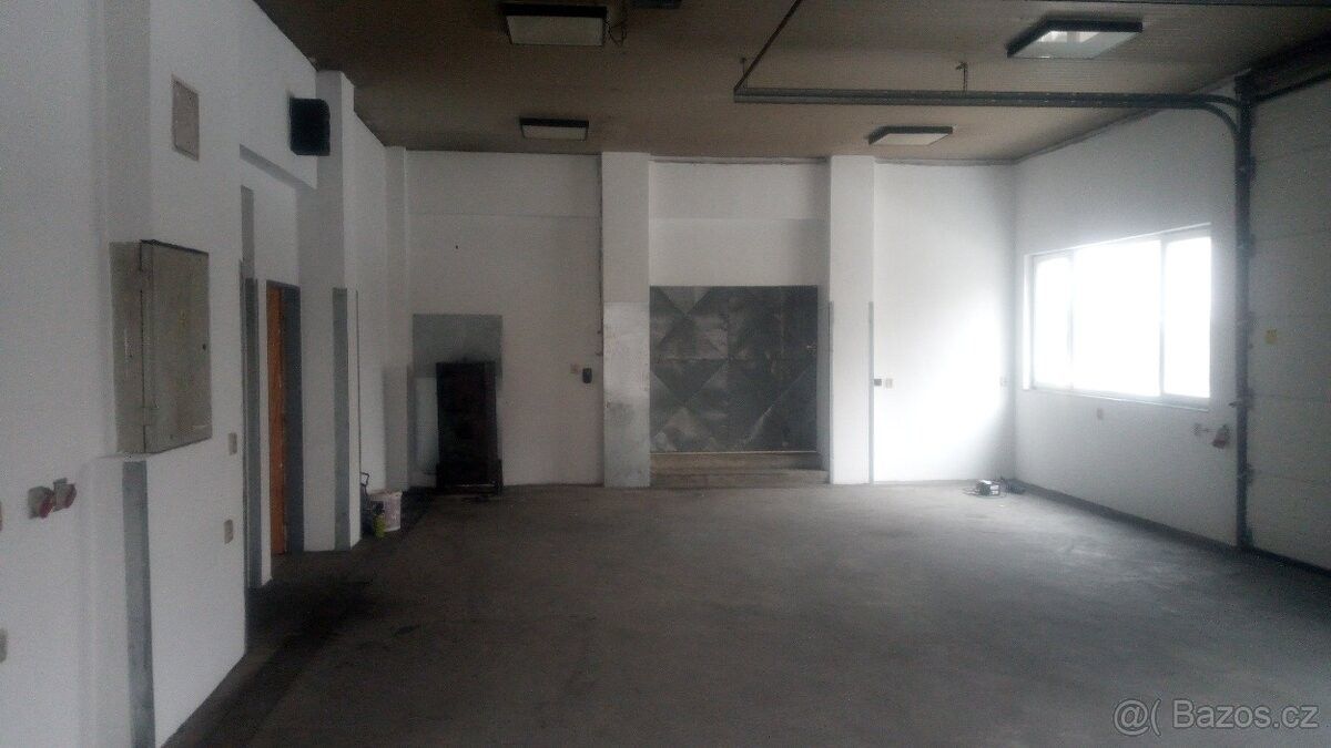 Obchodní prostory, Slaný, 274 01