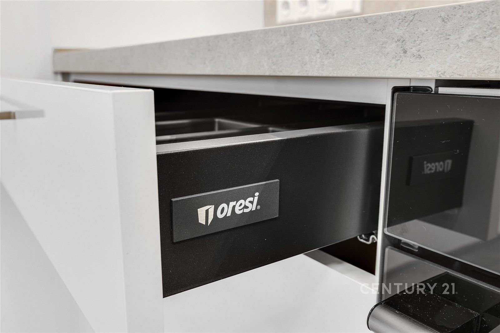 Pronájem byt 2+kk - Stočesova, Praha, 54 m²