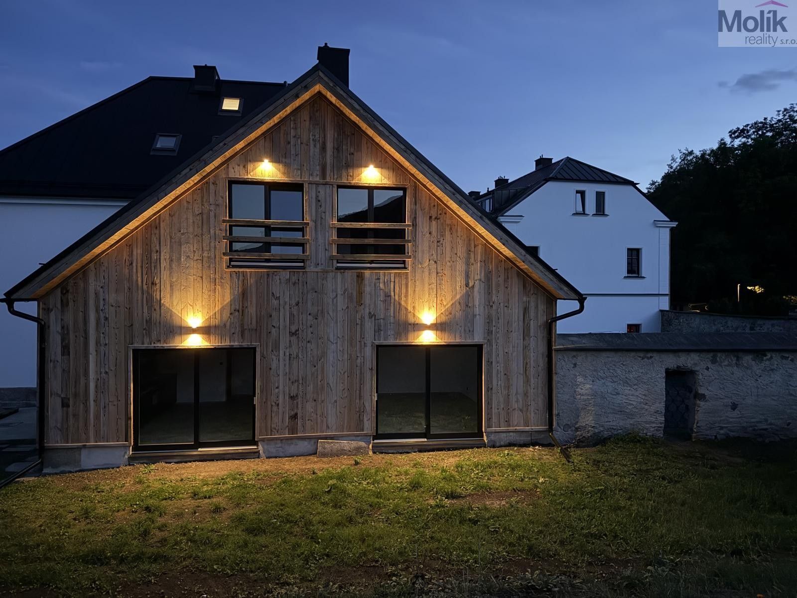 Rodinné domy, Tovární, Osek, 135 m² - 1