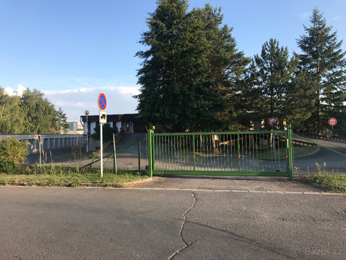 Garáže, Hradec Králové, 500 09 - 2