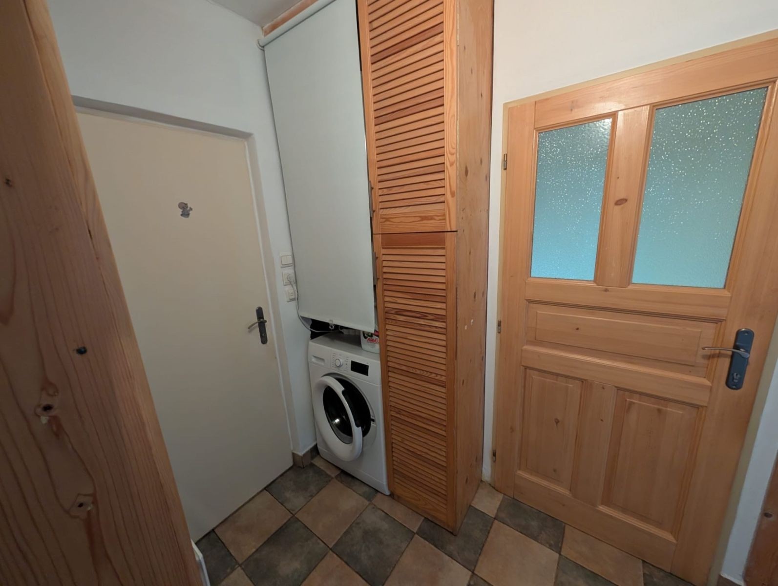 Byt 2+1 · 100 m² · V Úžlabině, Praha - Strašnice - 3