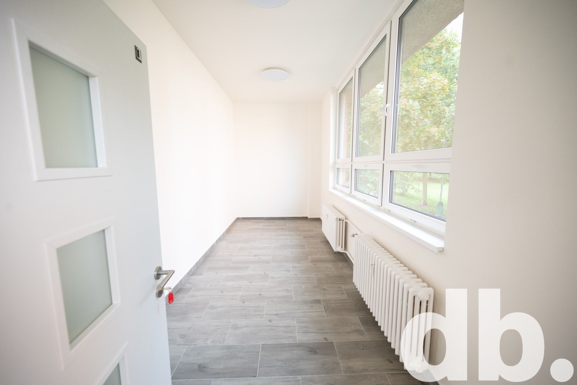 Pronájem komerční - U Koupaliště, Karlovy Vary, 13 m²