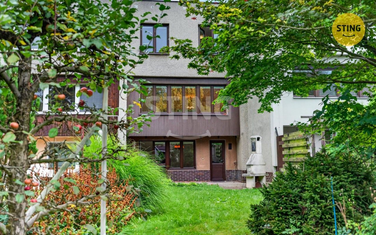 Rodinný dům, 244 m²