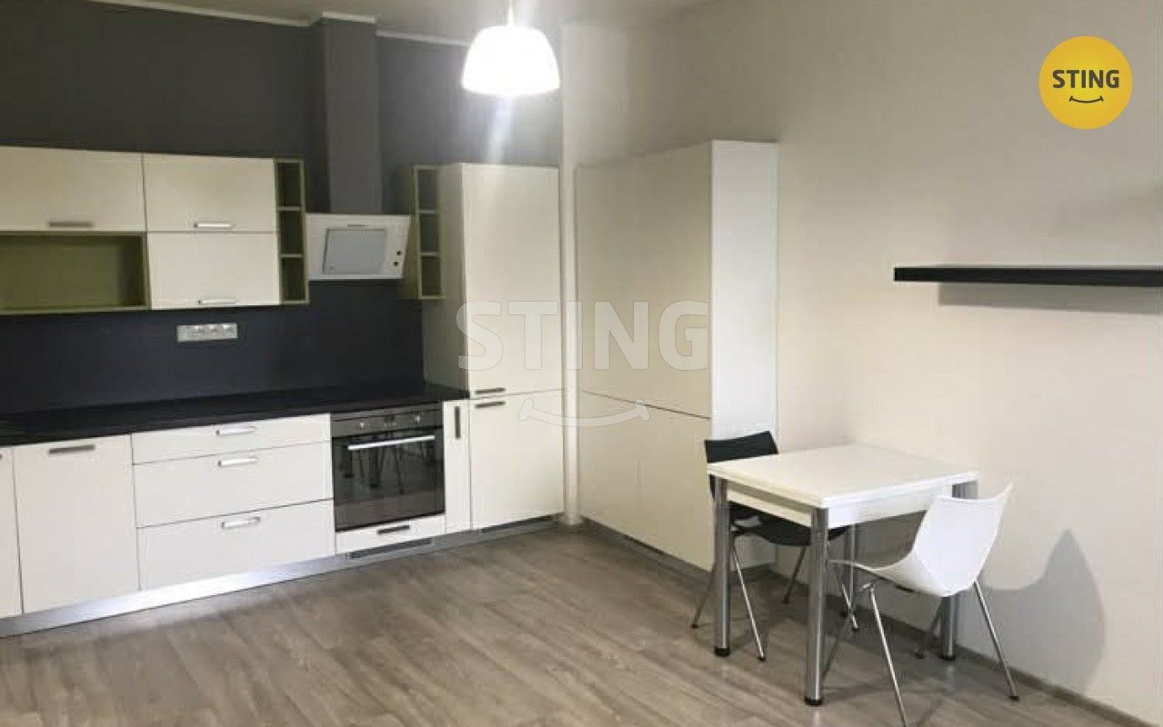 Pronájem byt 2+kk - Tomkova, Olomouc, 38 m²