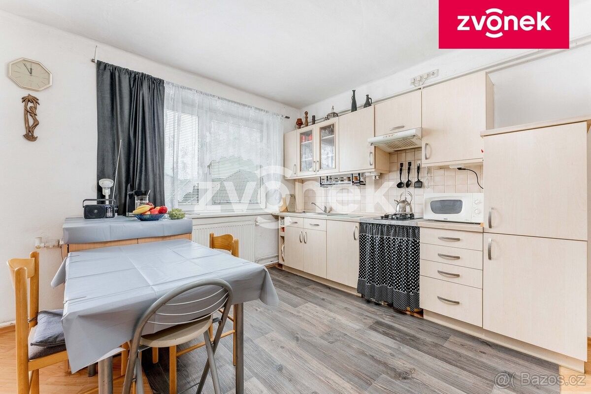 Rodinné domy, Břest, 768 23