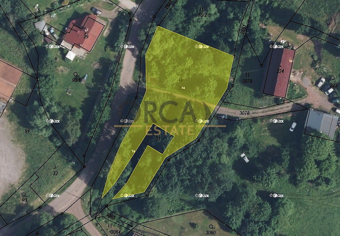 Pozemek, 1 303 m²