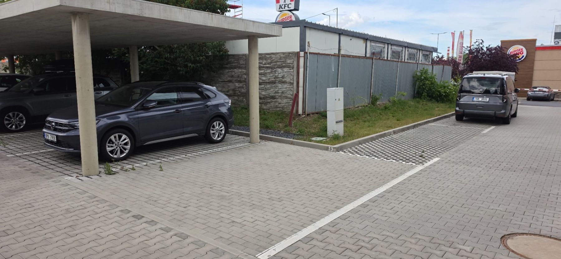 Garáže, Kostelecká, Praha - Čakovice, 20 m² - 2