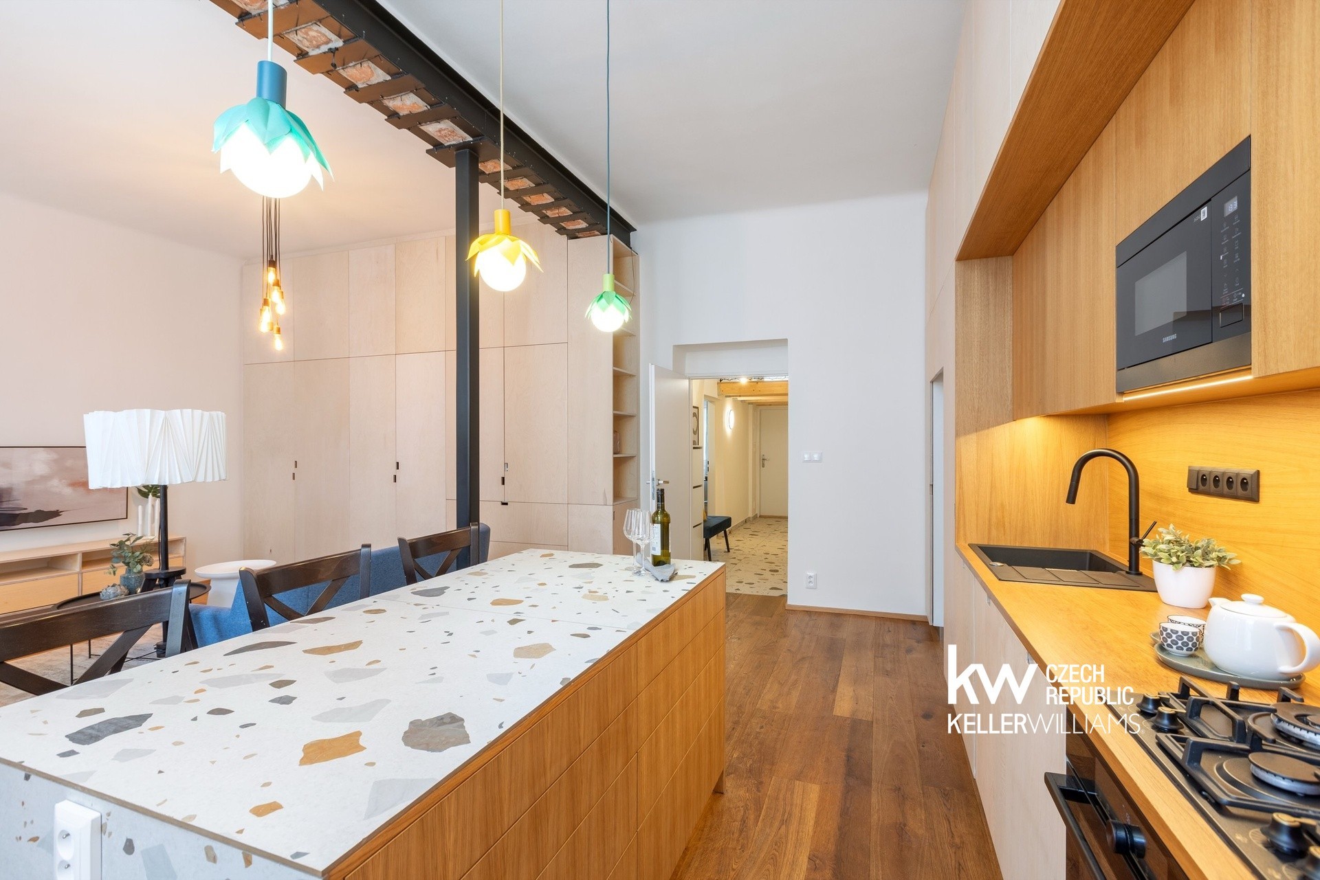 Byt 2+kk · 79 m² · Plzeňská, Praha - 4