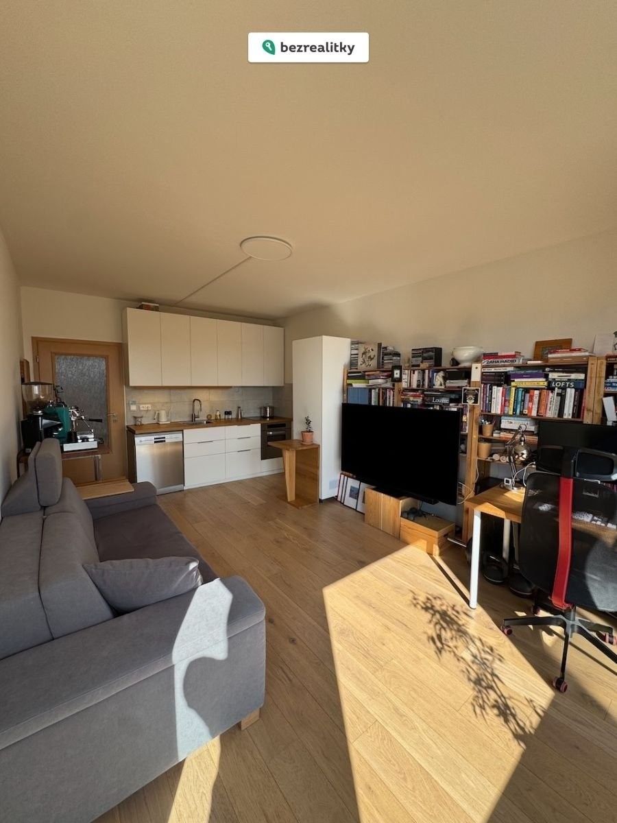 2+kk, Univerzitní, Praha, 50 m²