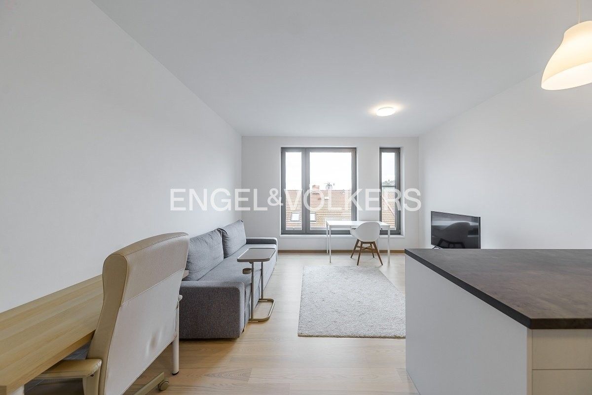 2+kk, Na Valentince, Praha, 50 m²