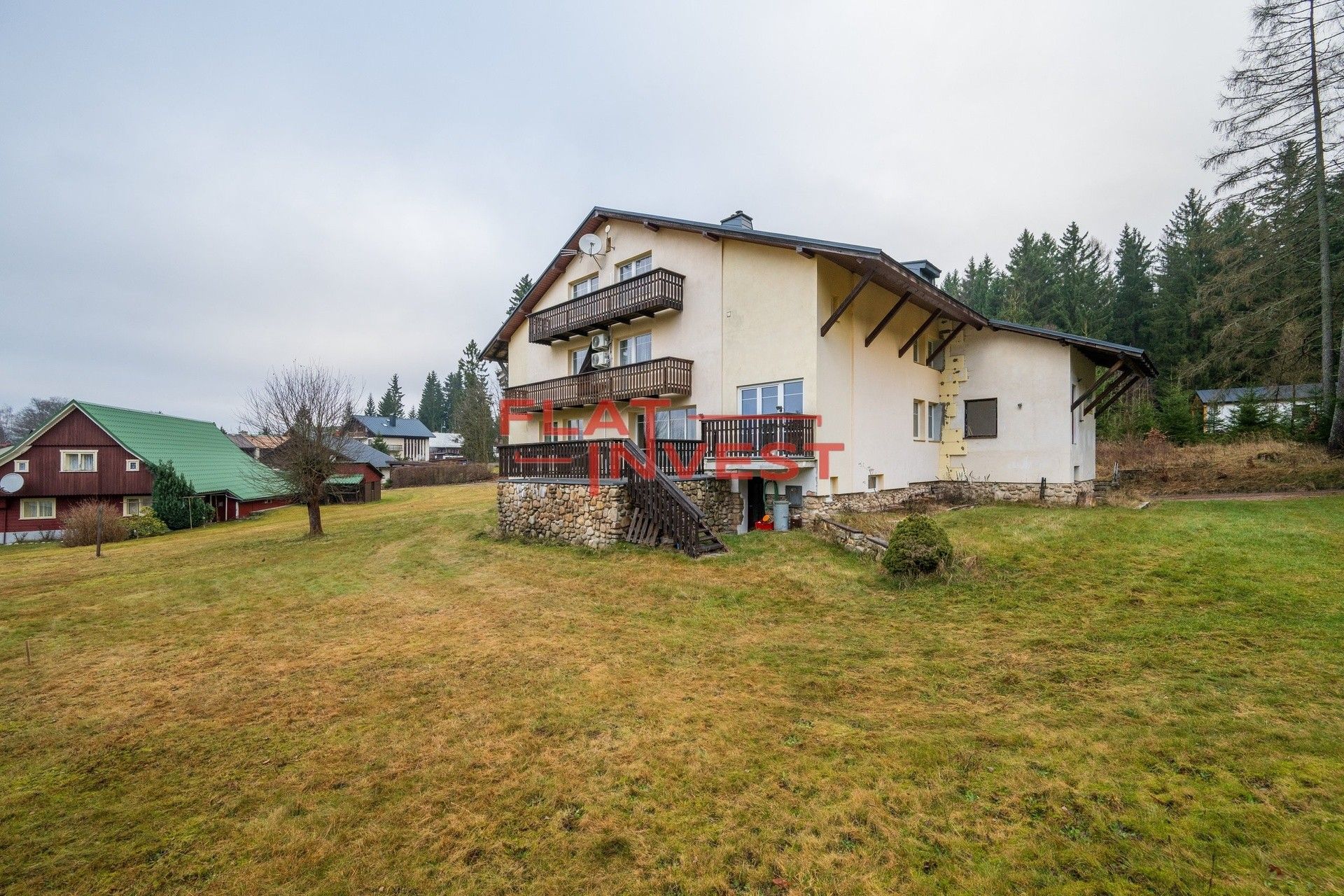 Prodej ubytovací zařízení - Harrachov, 425 m²