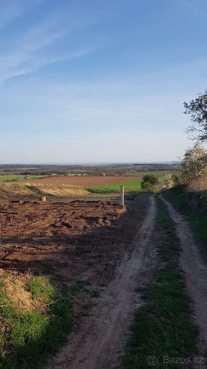 Zahrady, Mělník, 276 01