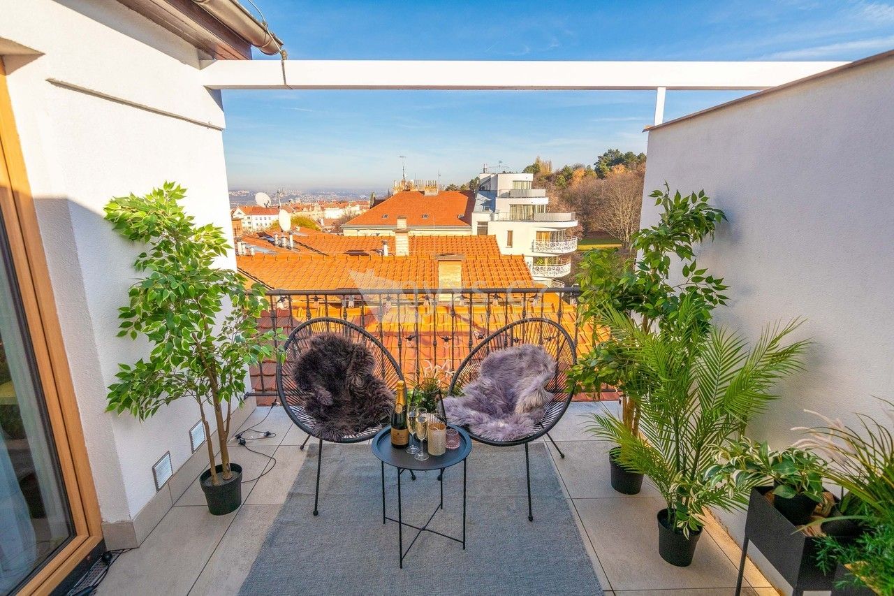 4+kk, Šlikova, Praha, 110 m²