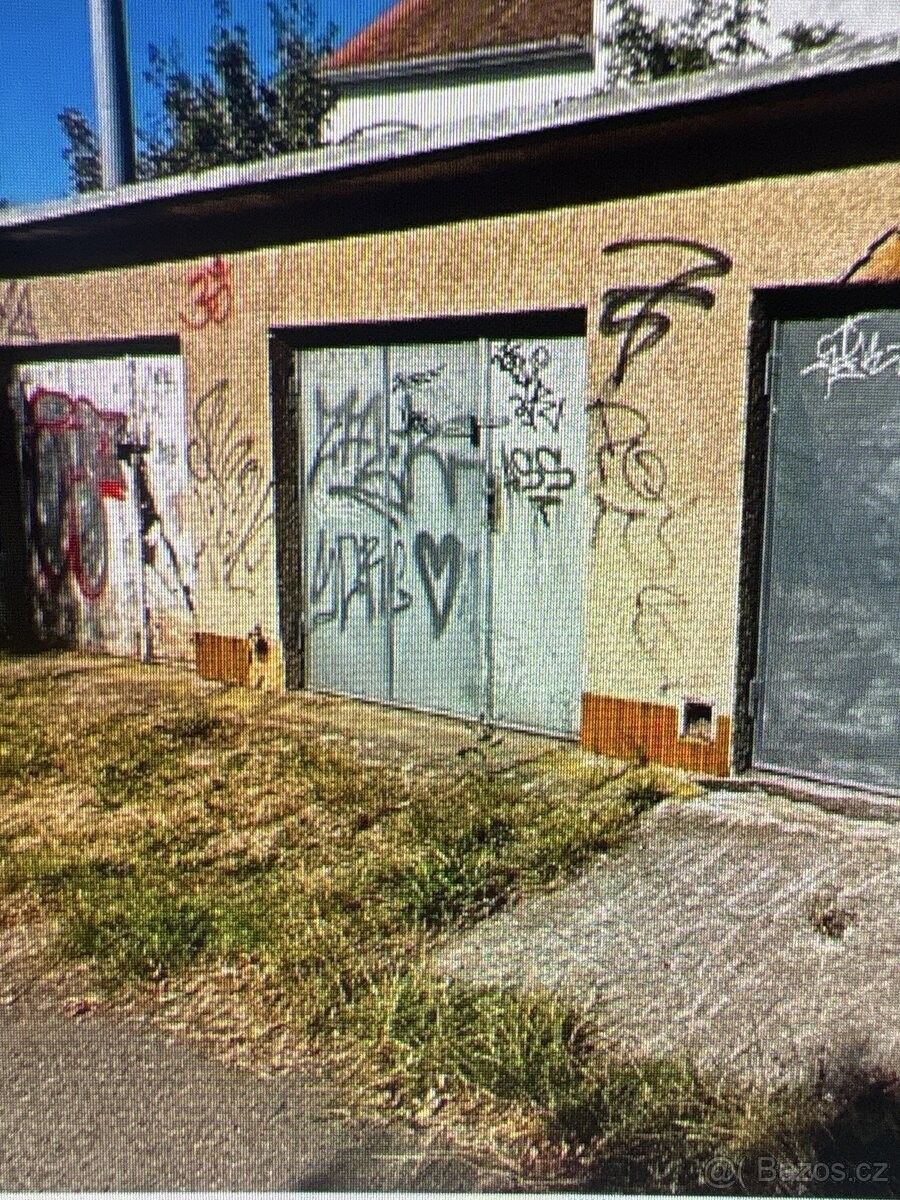 Garáže, Plzeň, 301 00 - 2
