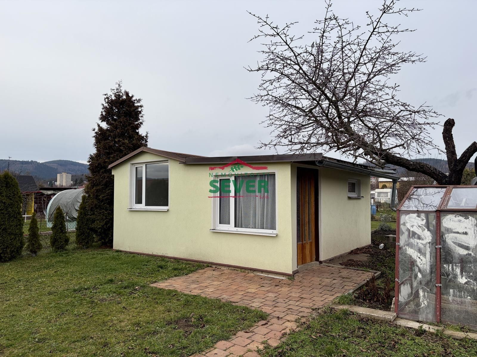 Zahrady, Žižkova, Klášterec nad Ohří, 340 m²