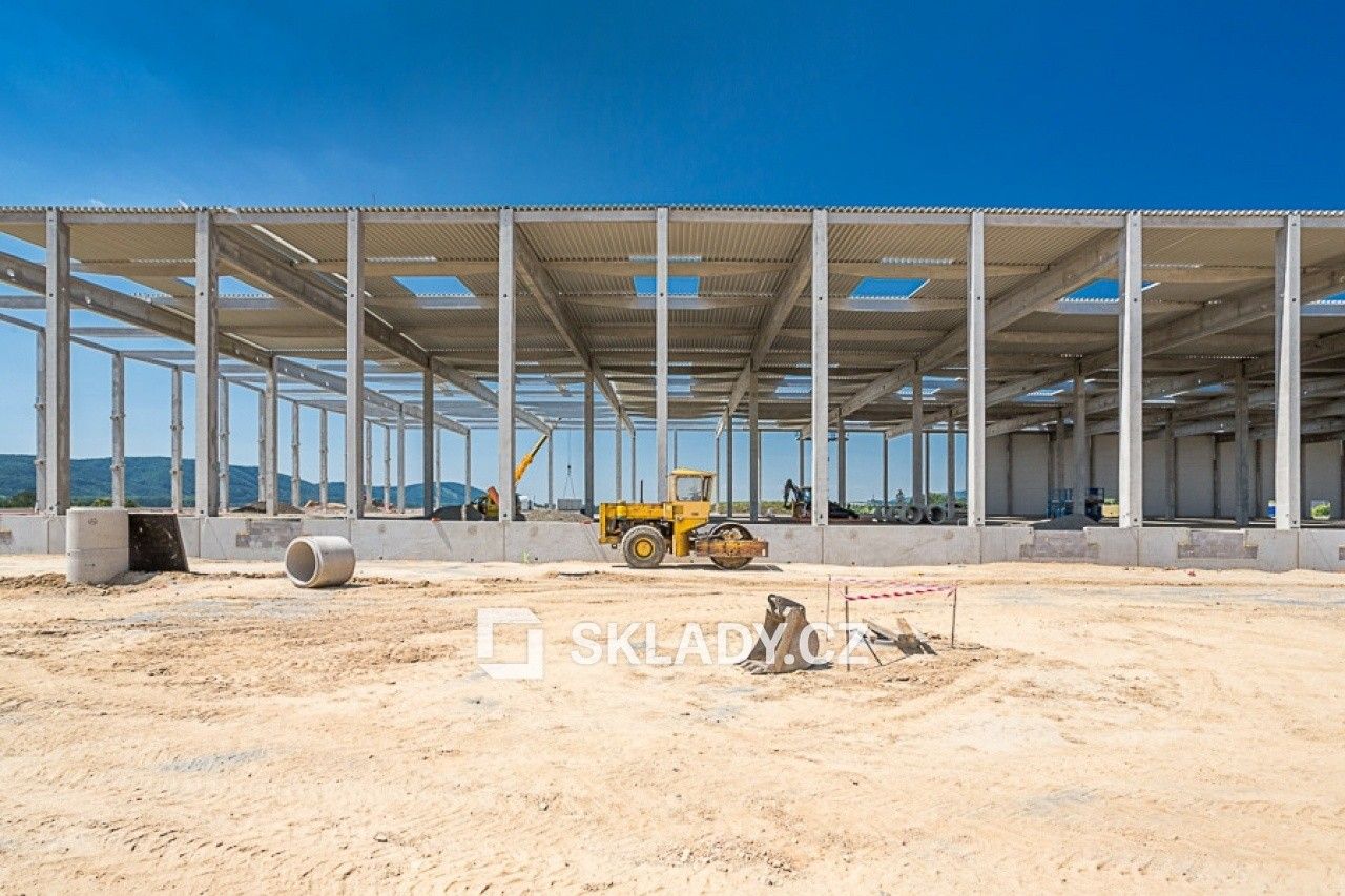 Sklad · 2 600 m² · Hrušky - 4