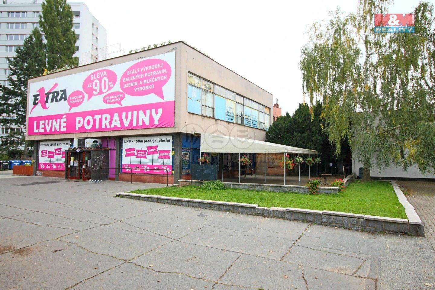 Restaurace, V Lipkách, Hradec Králové, 145 m²