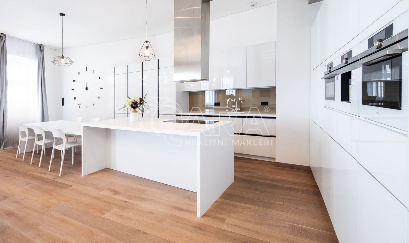 Pronájem byt 3+kk - Truhlářská  , Praha, 186 m² - 5